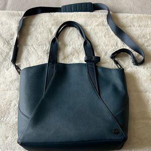 Lululemon shoulder bag